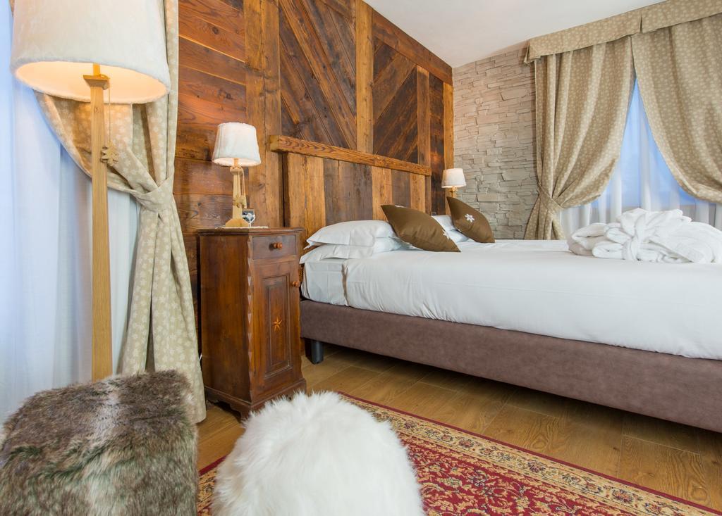 Hotel Edelweiss 3 Stelle Superior เบรยล์-แชร์วิเนีย ภายนอก รูปภาพ